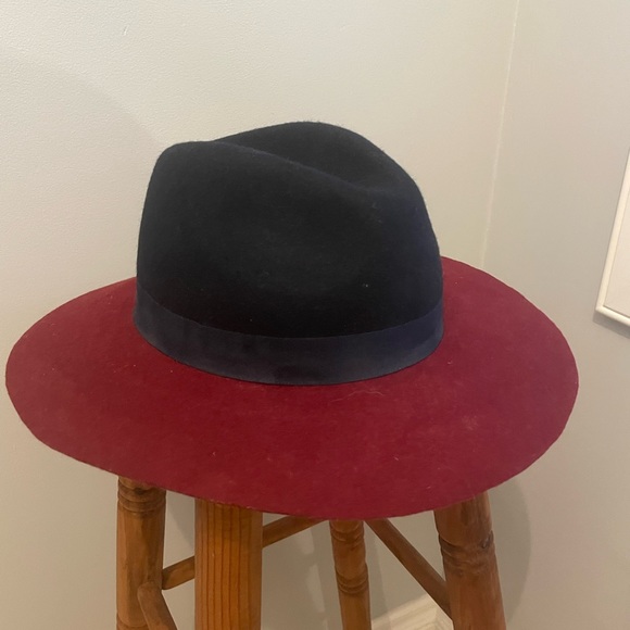 Ecote Hat - Picture 1 of 2